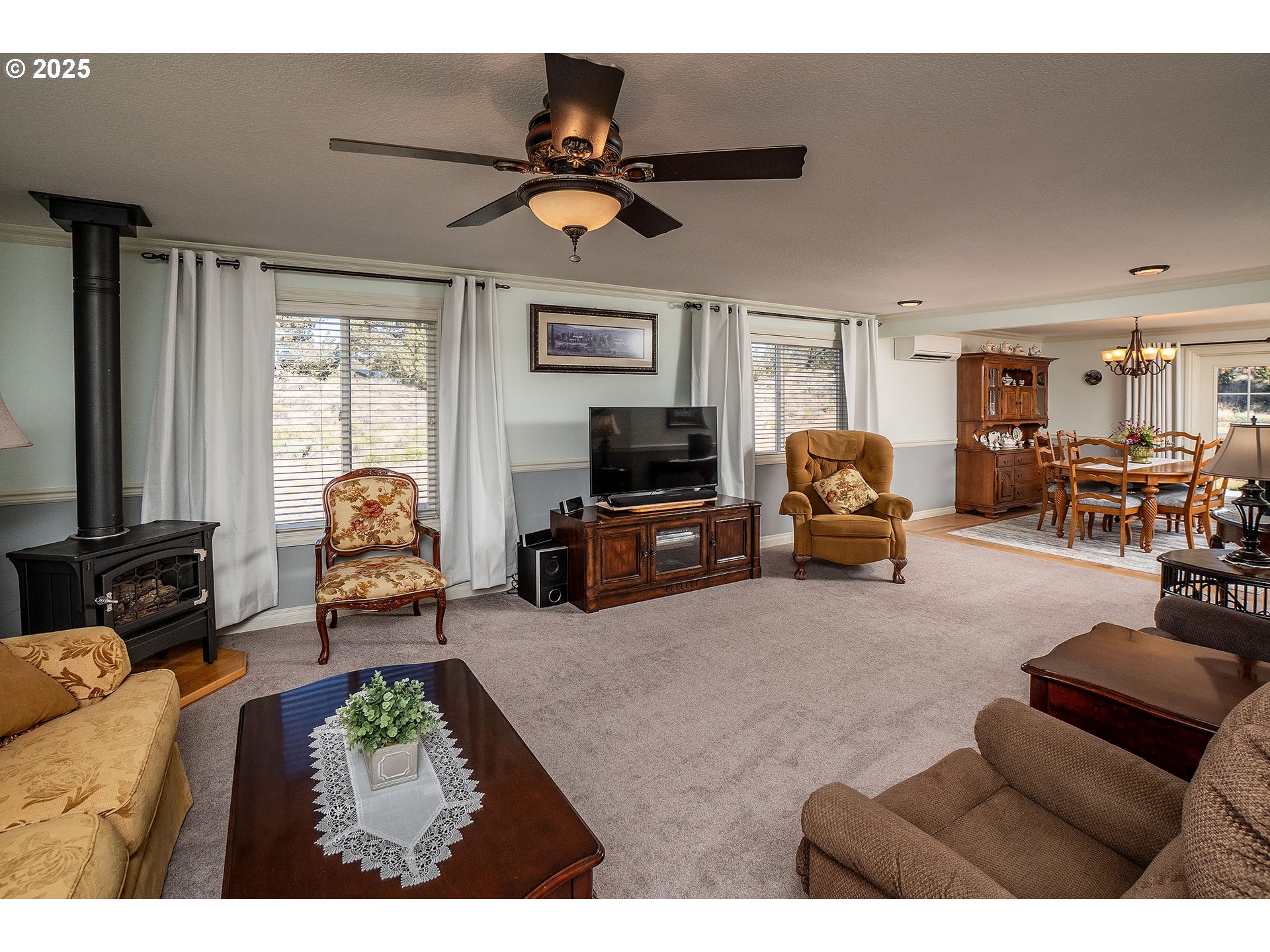 Terrebonne, Oregon, 97760, United States, 3 Bedrooms Bedrooms, ,2 BathroomsBathrooms,Residential,For Sale,1960646