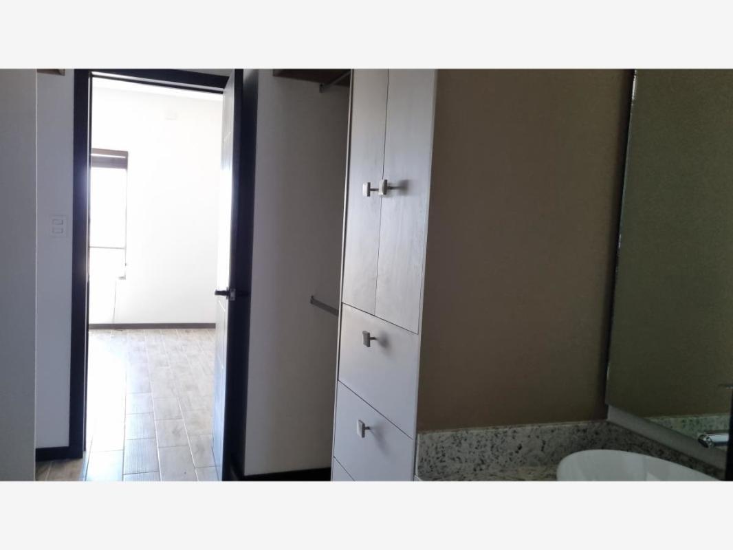 CIRCUITO CIBELES, Torreón, Coahuila de Zaragoza, 27400, Mexico, 3 Bedrooms Bedrooms, ,2 BathroomsBathrooms,Residential,For Sale,CIRCUITO CIBELES,1335982