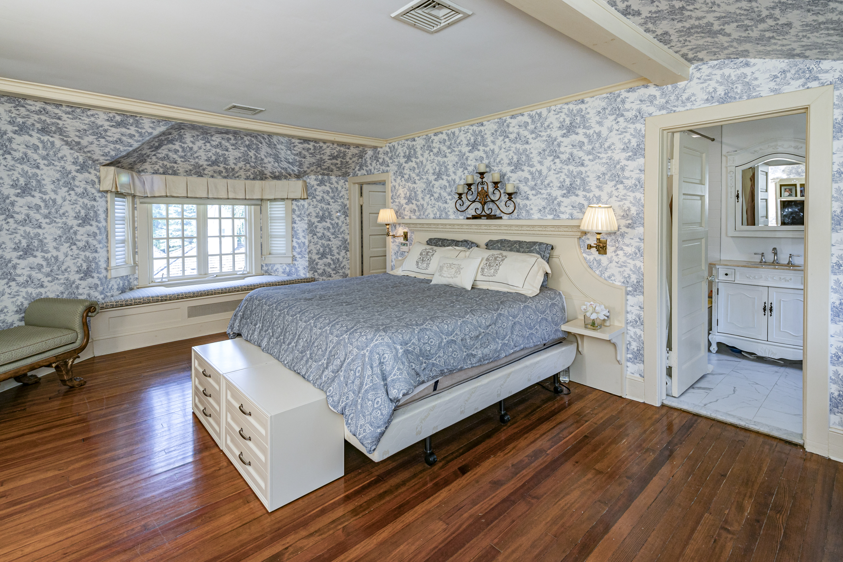  Sprawling Estate with a Rich History and Gorgeous Grounds - 物件實景