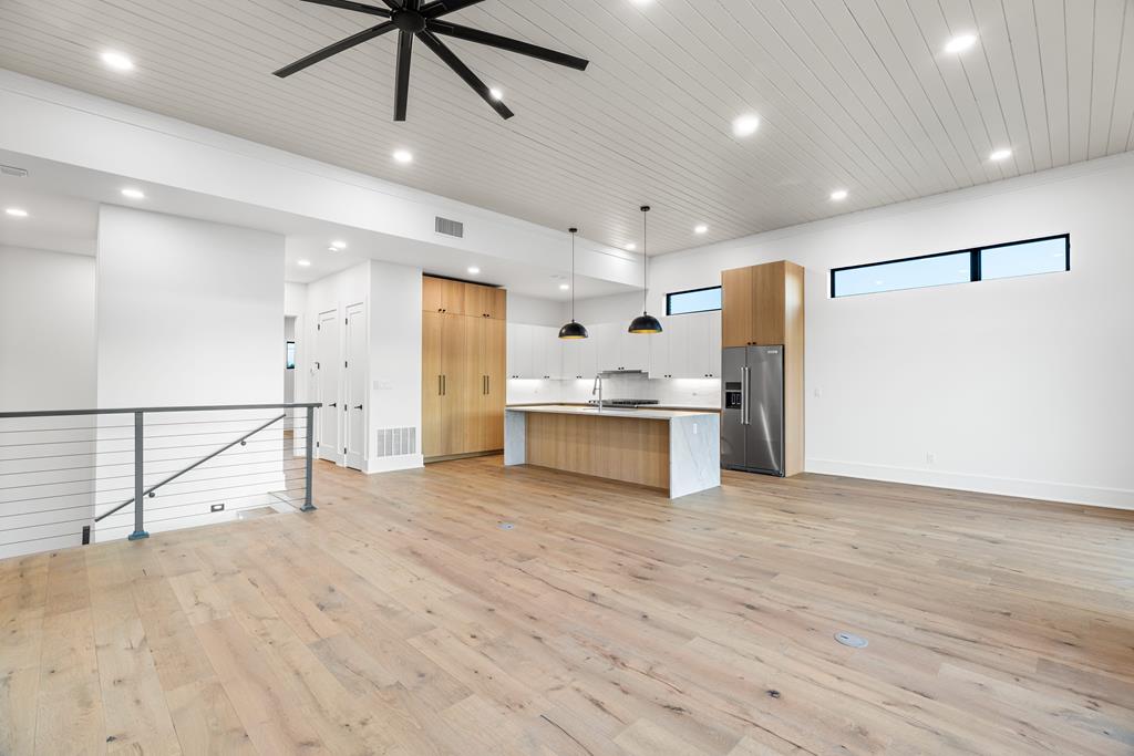 Kerrville, Texas, 78028, United States, 3 Bedrooms Bedrooms, ,3 BathroomsBathrooms,Residential,For Sale,2001532