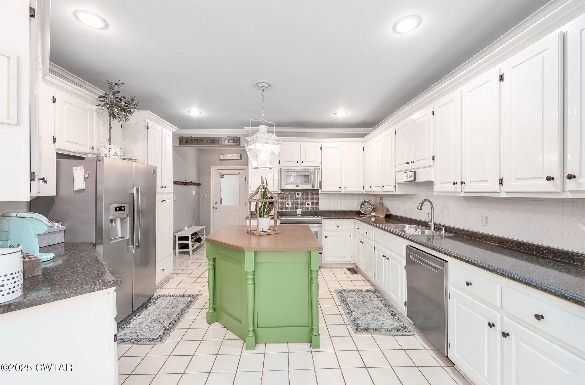 Jackson, Tennessee, 38305, United States, 4 Bedrooms Bedrooms, ,3 BathroomsBathrooms,Residential,For Sale,1894801