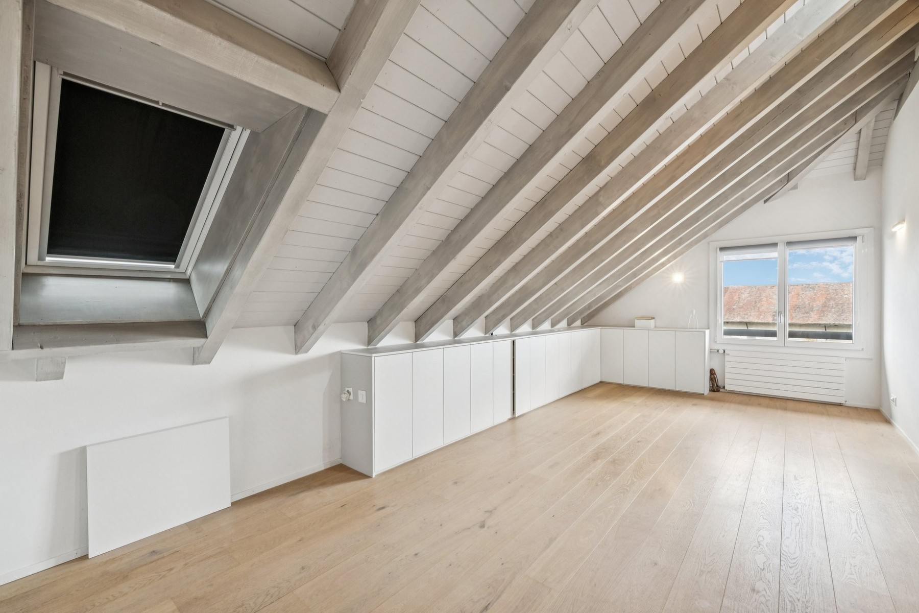  STUNNING, RENOVATED DUPLEX WITH LOTS OF CHARACTER - 物件實景