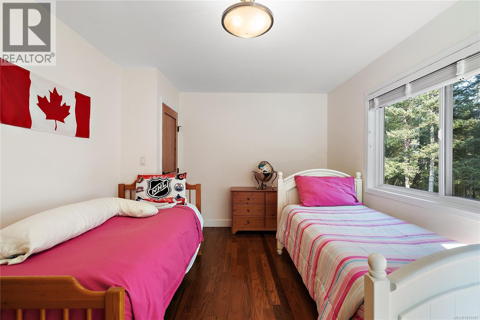 NORTH SAANICH, British Columbia, V8L 5L5, CA, 5 Bedrooms Bedrooms, ,4 BathroomsBathrooms,Residential,For Sale,1946996