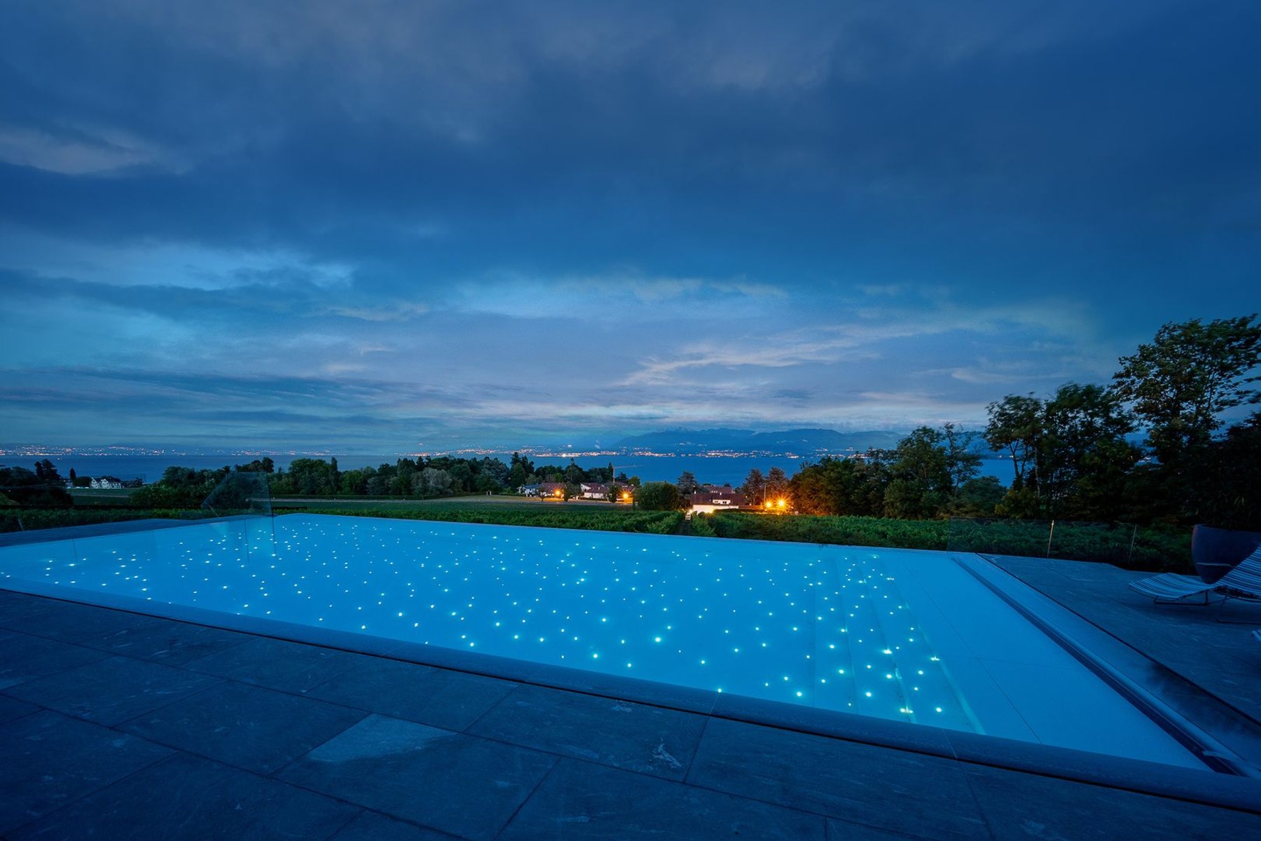  Ultra-contemporary property with lake view - 物件實景