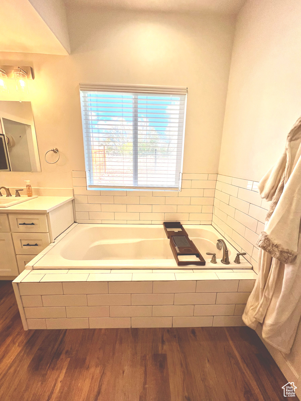 Elsinore, Utah, 84724, United States, 6 Bedrooms Bedrooms, ,4 BathroomsBathrooms,Residential,For Sale,1796854