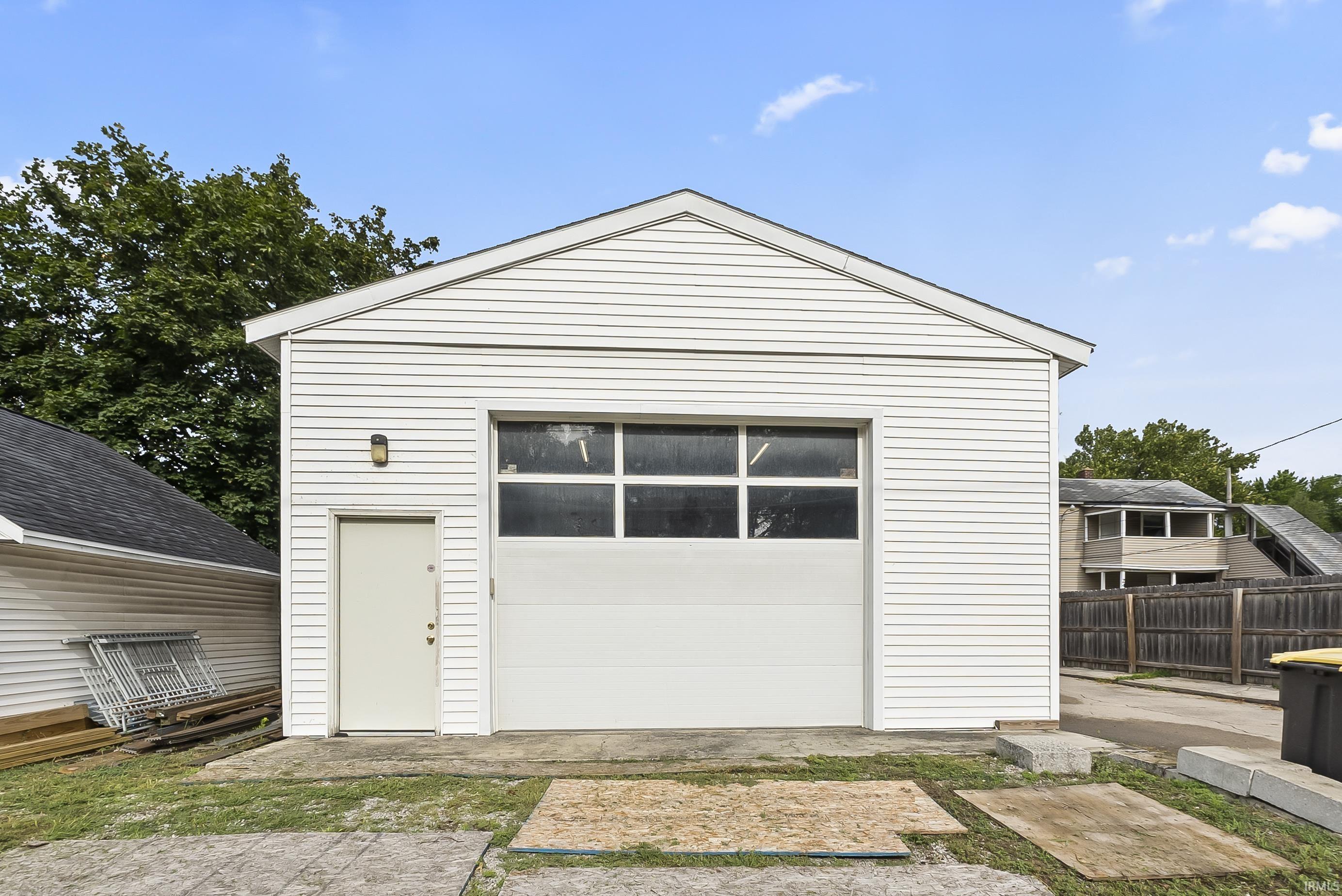 Fort Wayne, Indiana, 46805-3241, United States, 6 Bedrooms Bedrooms, ,4 BathroomsBathrooms,Residential,For Sale,1923084
