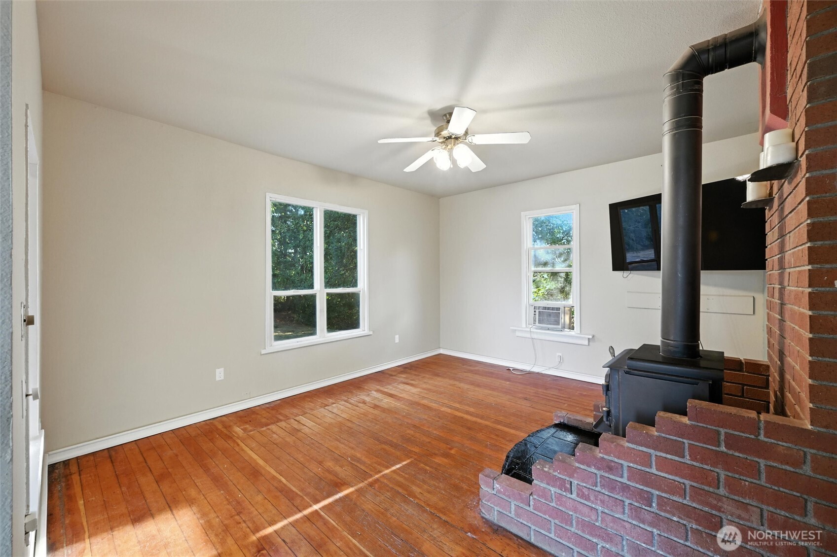 Bellingham, Washington, 98226, United States, 3 Bedrooms Bedrooms, ,2 BathroomsBathrooms,Residential,For Sale,1917195