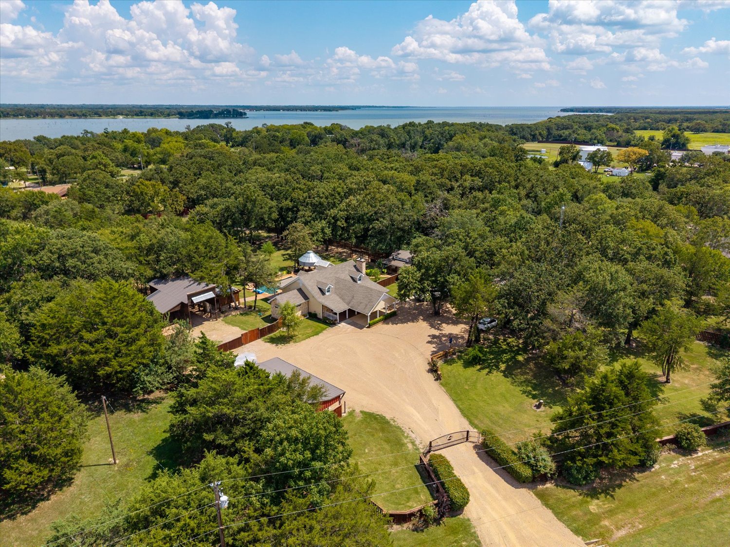 Quinlan, Texas, 75474, United States, 2 Bedrooms Bedrooms, ,2 BathroomsBathrooms,Residential,For Sale,1937387