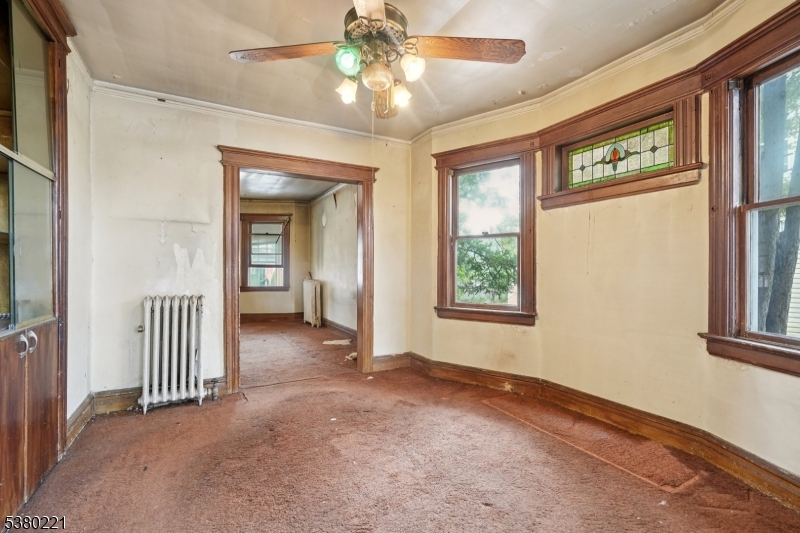 Maplewood Twp., New Jersey, 07040, United States, 5 Bedrooms Bedrooms, ,3 BathroomsBathrooms,Residential,For Sale,1933003