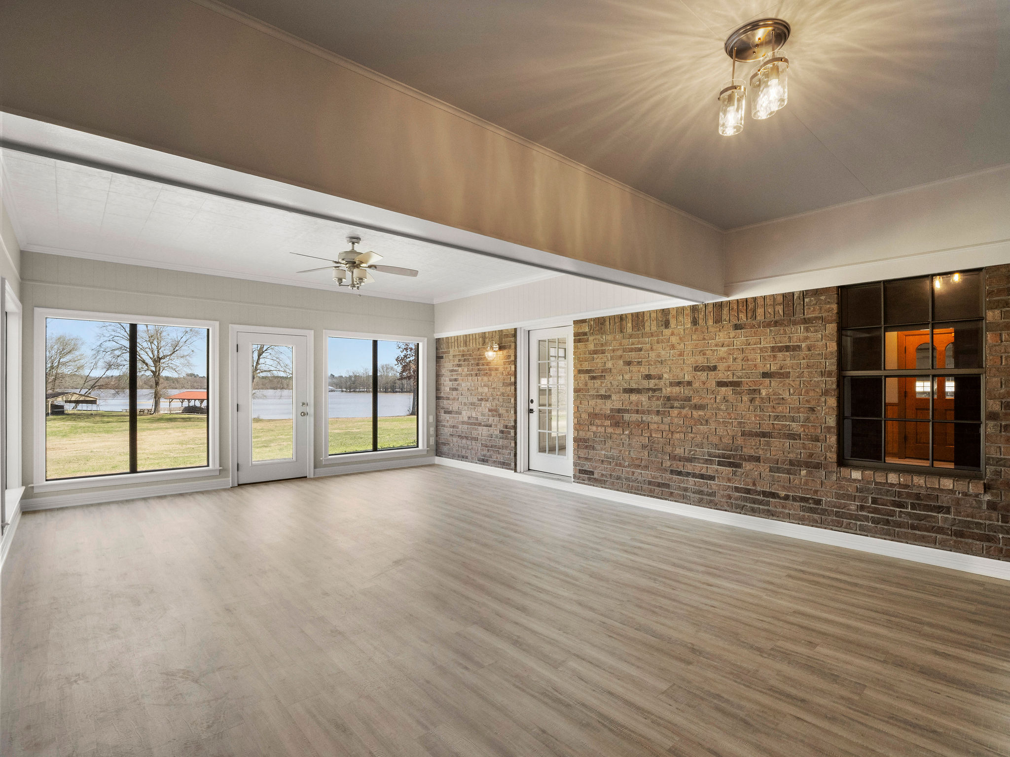 Zwolle, Louisiana, 71486, United States, 5 Bedrooms Bedrooms, ,3 BathroomsBathrooms,Residential,For Sale,1981648