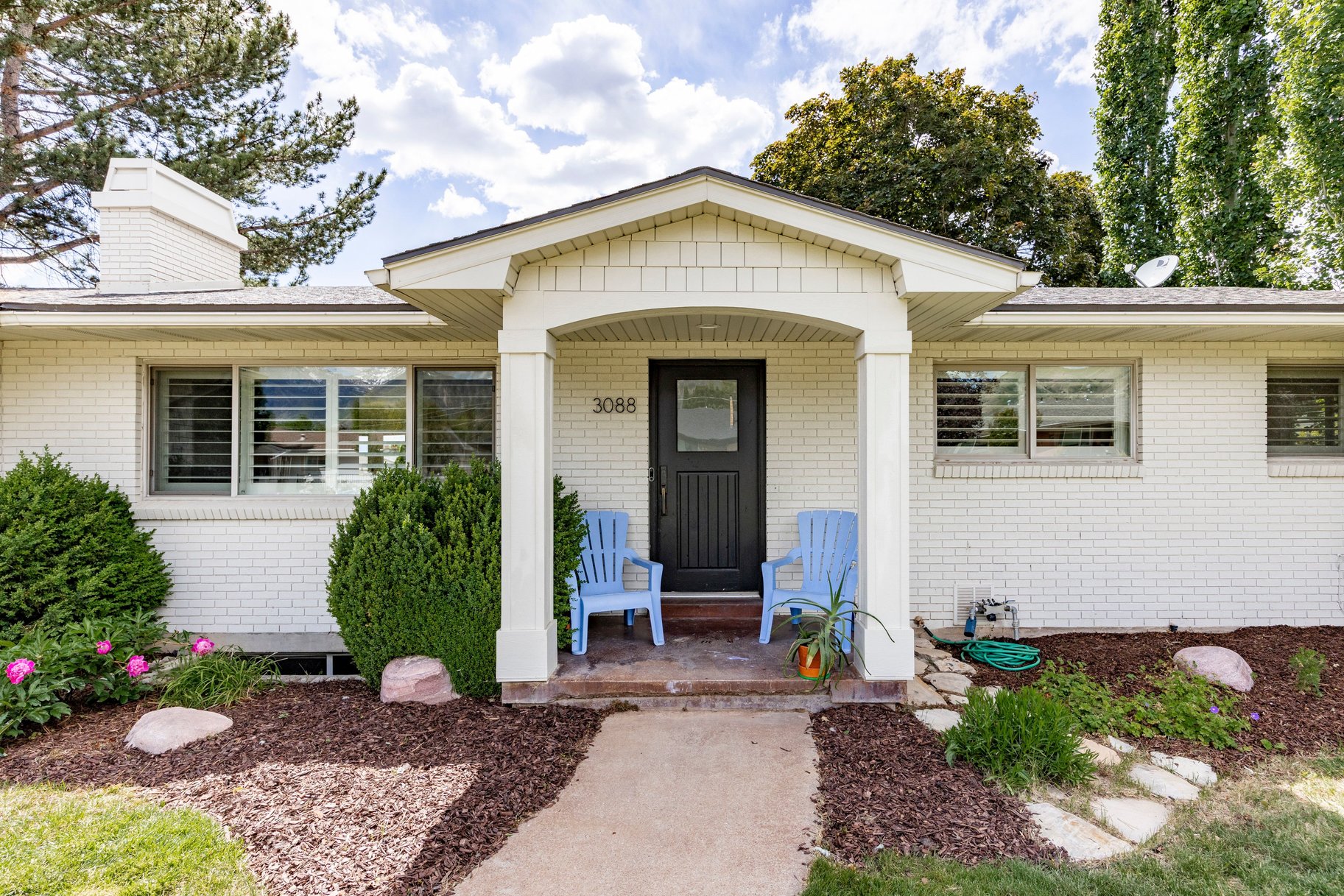  Modernized Millcreek Rambler with Open Living & Private Backyard - 物件實景