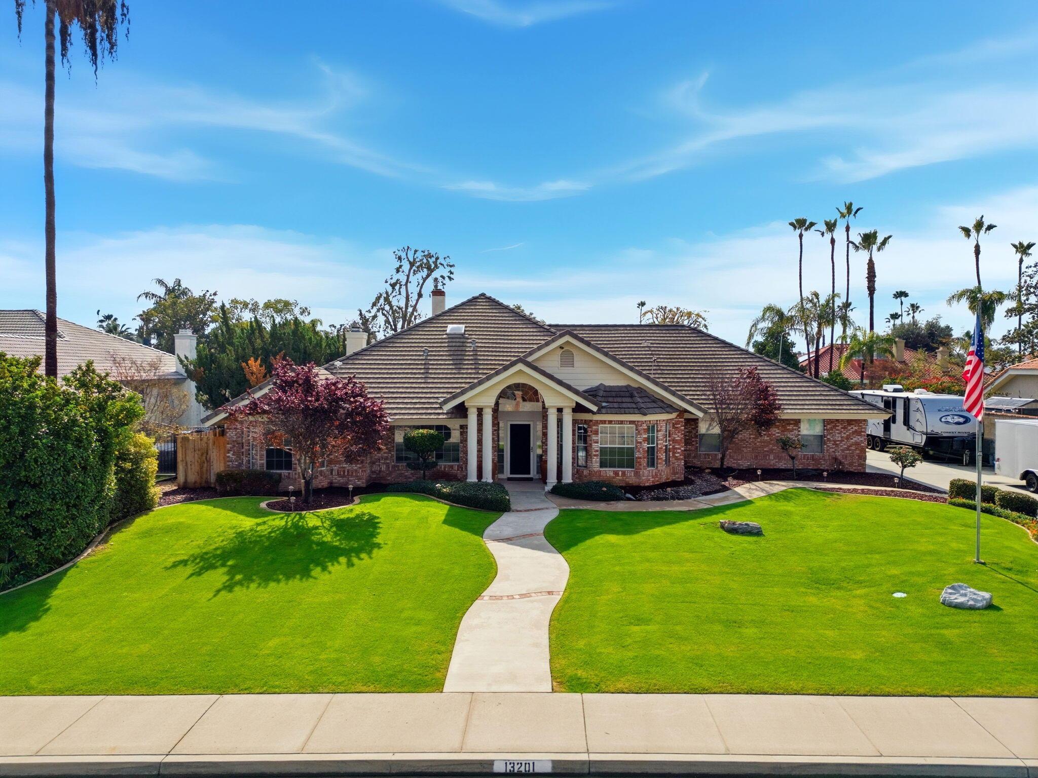 Bakersfield, California, 93314, United States, 4 Bedrooms Bedrooms, ,3 BathroomsBathrooms,Residential,For Sale,1996652