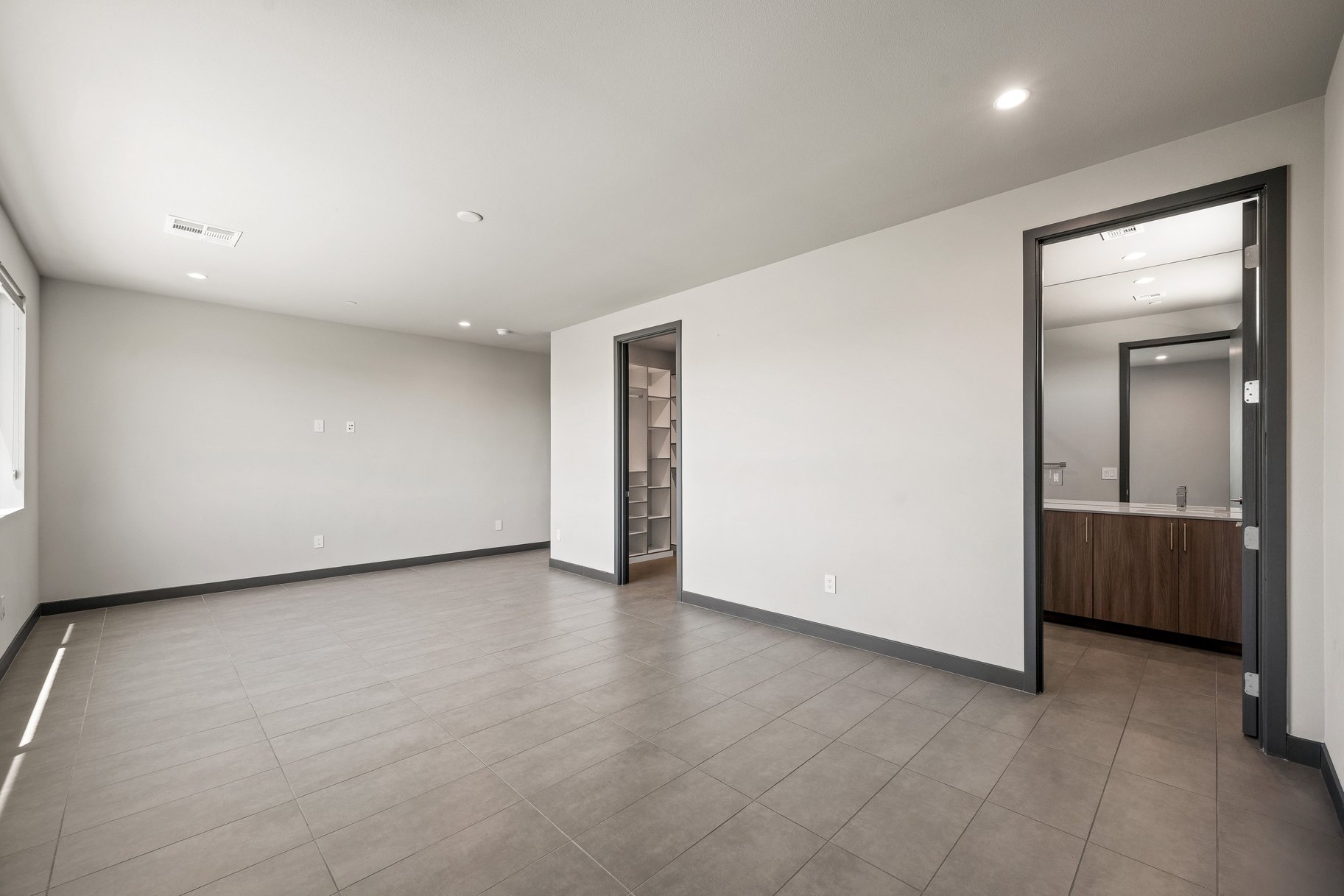  Private Contemporary Masterpiece in Las Vegas