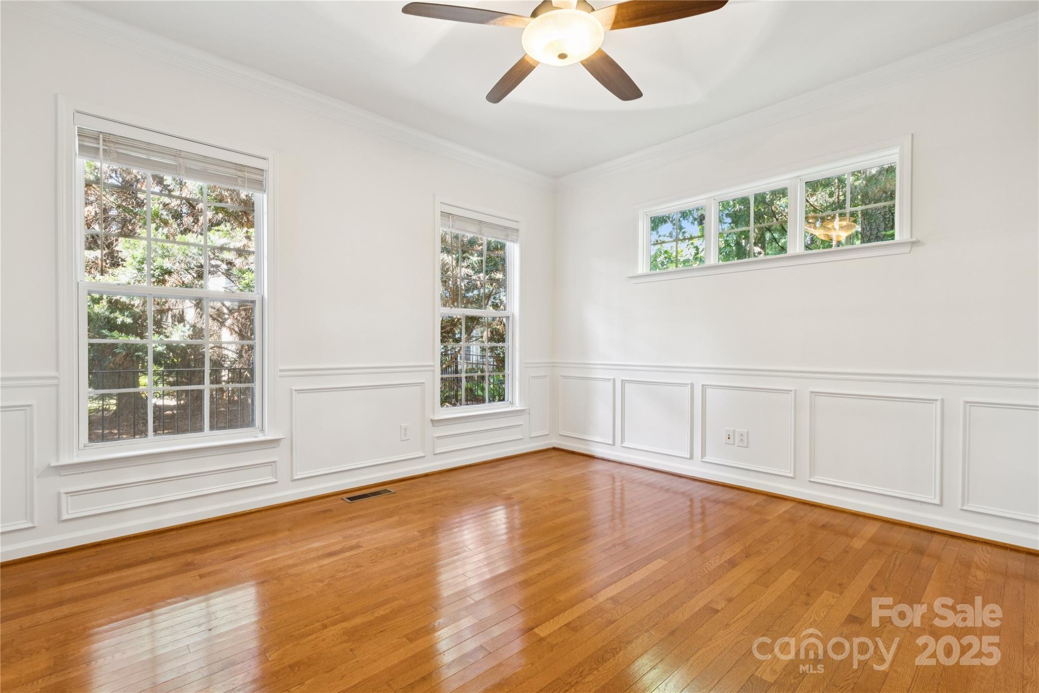 Tega Cay, South Carolina, 29708, United States, 4 Bedrooms Bedrooms, ,4 BathroomsBathrooms,Residential,For Sale,1906873