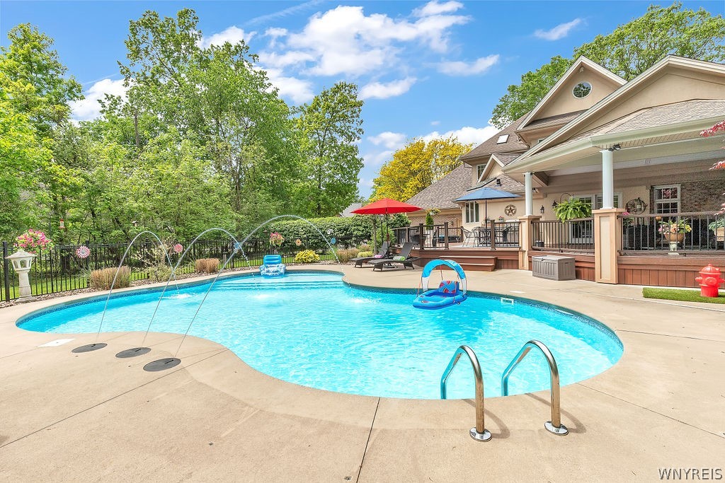 Grand Island, New York, 14072, United States, 4 Bedrooms Bedrooms, ,4 BathroomsBathrooms,Residential,For Sale,2048068