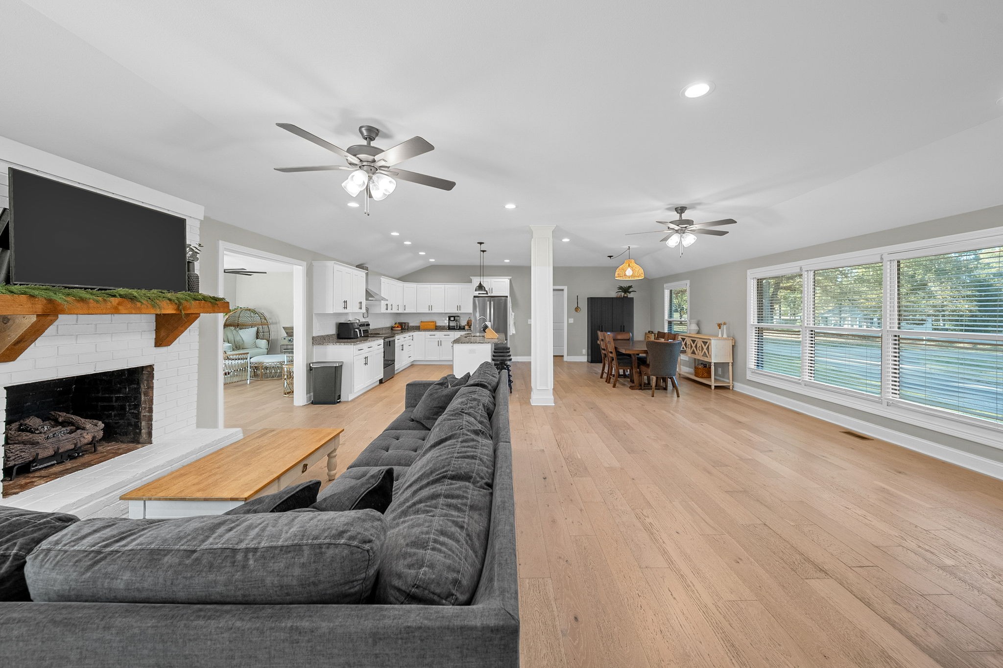 Clarksville, Tennessee, 37040, United States, 4 Bedrooms Bedrooms, ,3 BathroomsBathrooms,Residential,For Sale,1988852