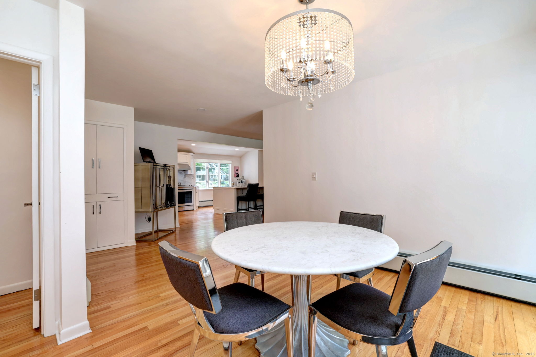 Woodbridge, Connecticut, 06525, United States, 5 Bedrooms Bedrooms, ,4 BathroomsBathrooms,Residential,For Sale,1890965