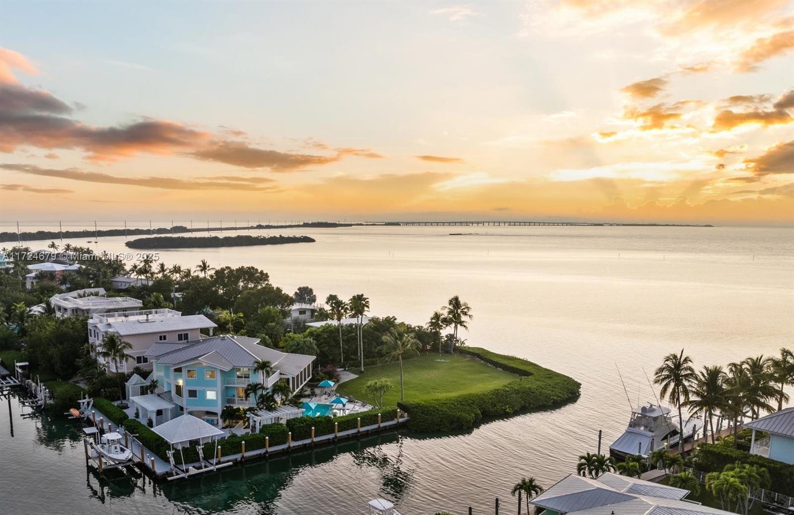 Islamorada, Florida, 33036, United States, 6 Bedrooms Bedrooms, ,4 BathroomsBathrooms,Residential,For Sale,1932543