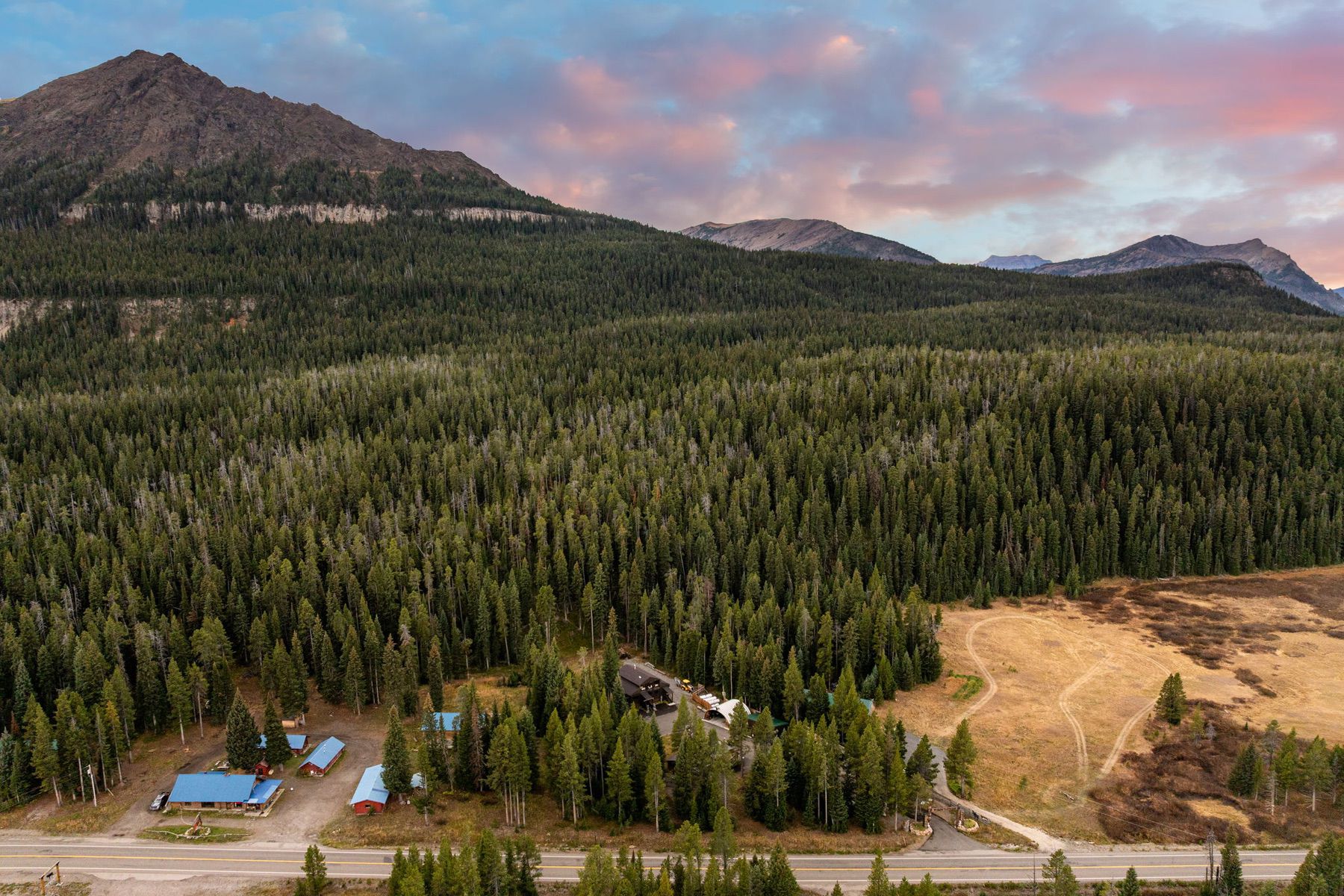  708 US Highway 212 W - 物件實景