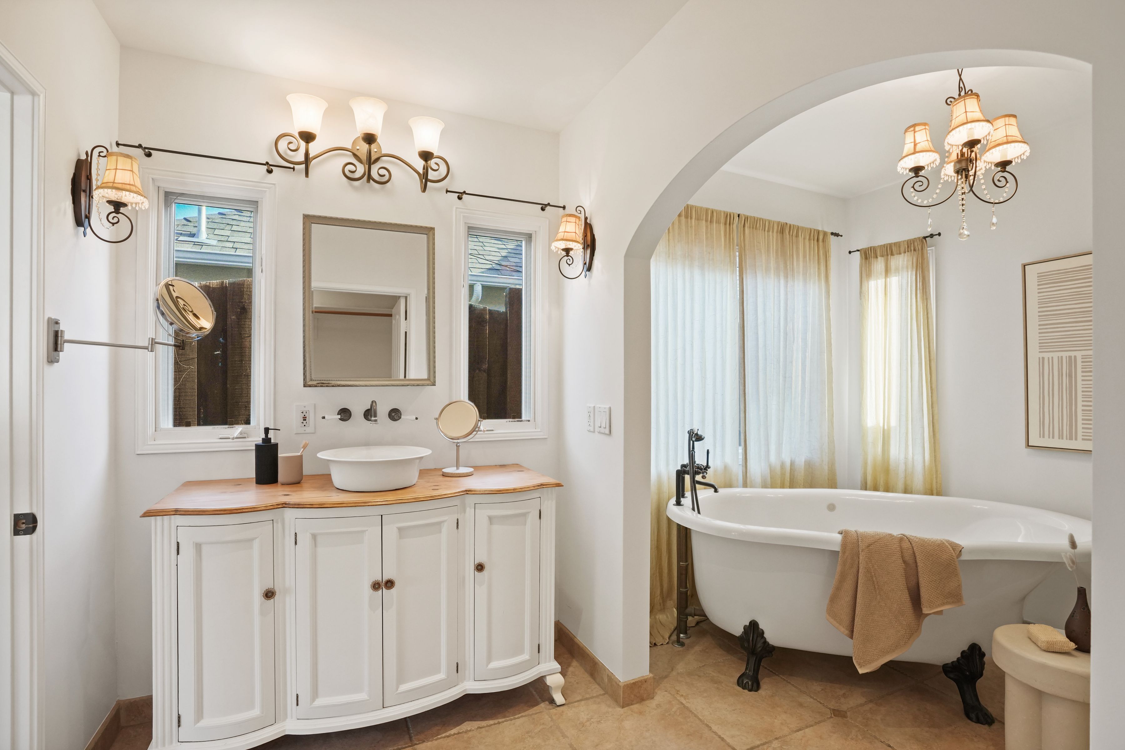  6506 Colbath Avenue - 物件實景