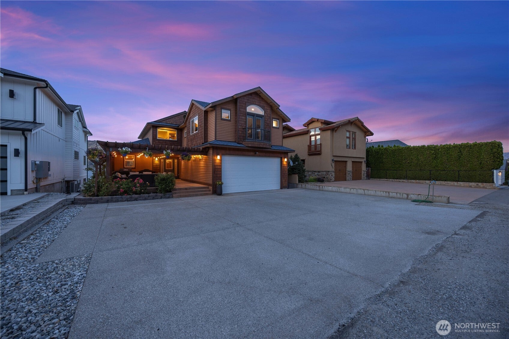 Chelan, Washington, 98816, United States, 5 Bedrooms Bedrooms, ,3 BathroomsBathrooms,Residential,For Sale,1896644