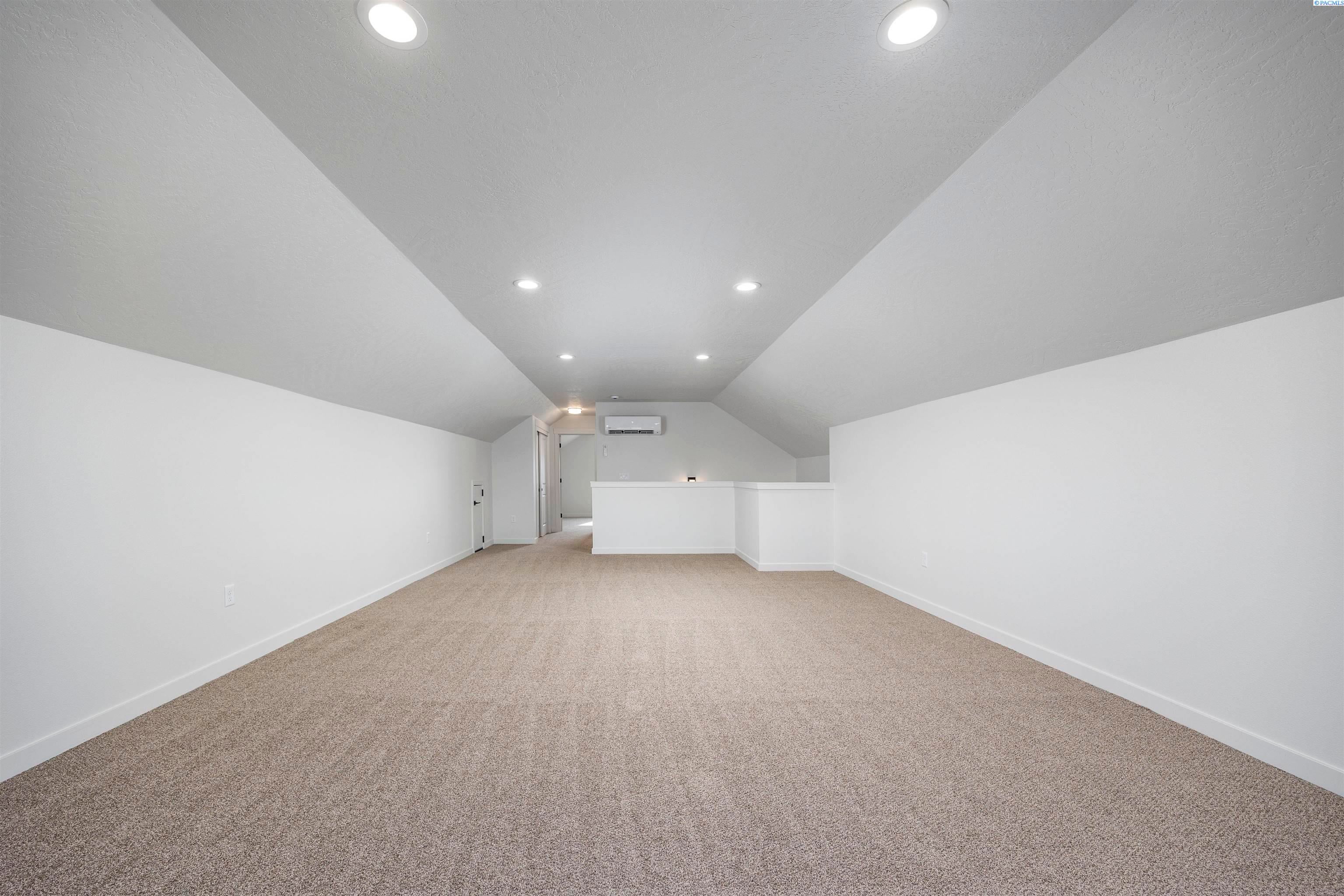 Prosser, Washington, 99350, United States, 4 Bedrooms Bedrooms, ,1 BathroomBathrooms,Residential,For Sale,1977826