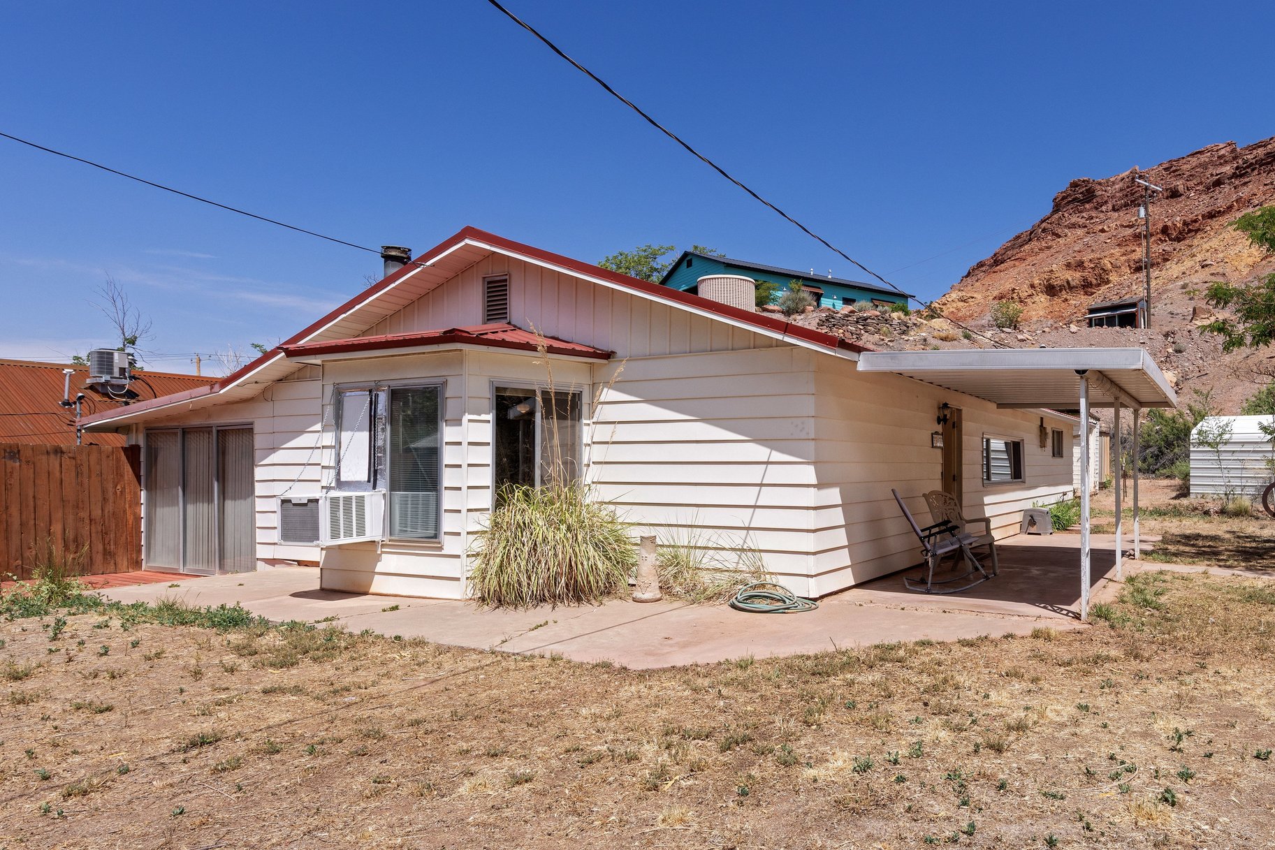 Fixer-Upper Opportunity - Priced to Sell - 物件實景