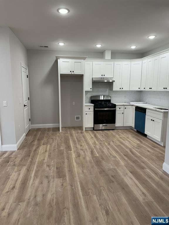 Newark, New Jersey, 07103, United States, 6 Bedrooms Bedrooms, ,5 BathroomsBathrooms,Residential,For Sale,1928063