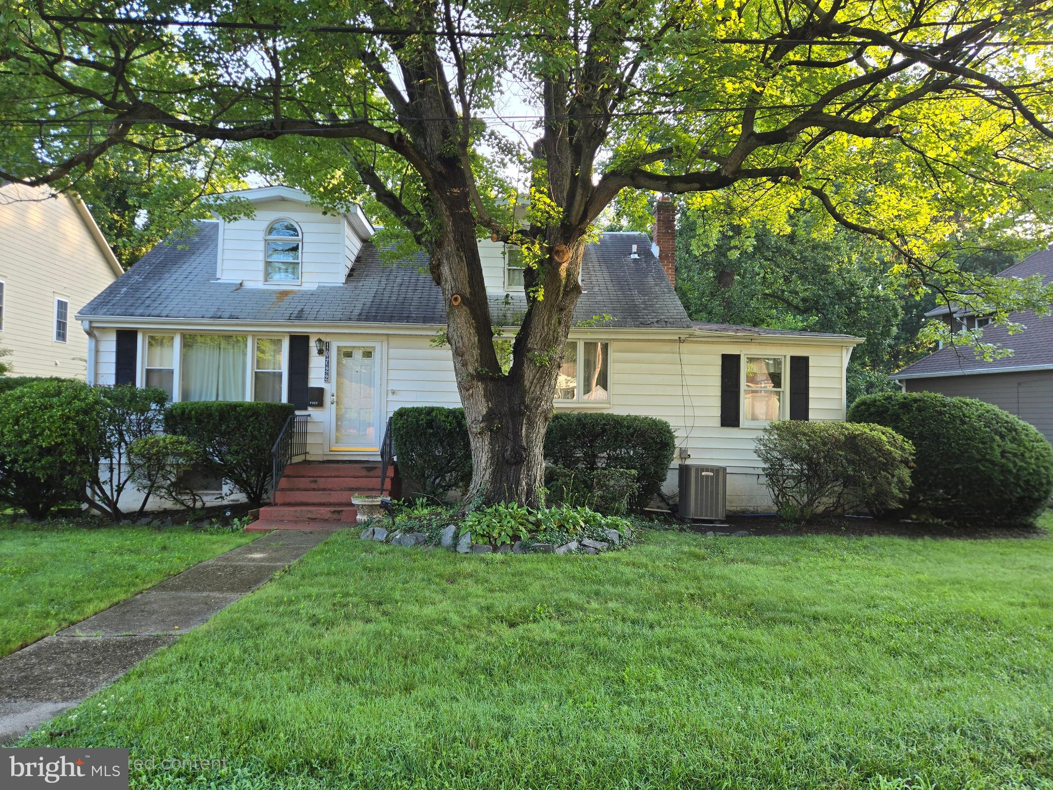 Fairfax, Virginia, 22030, United States, 5 Bedrooms Bedrooms, ,2 BathroomsBathrooms,Residential,For Sale,1920308