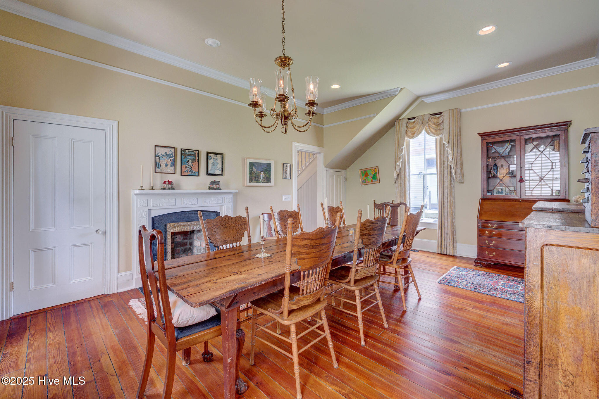 Wilmington, North Carolina, 28401, United States, 4 Bedrooms Bedrooms, ,3 BathroomsBathrooms,Residential,For Sale,1874502
