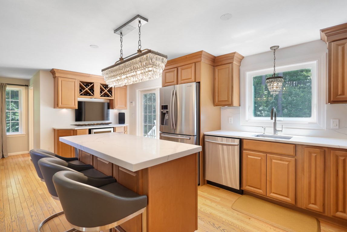Derry, New Hampshire, 03038, United States, 3 Bedrooms Bedrooms, ,3 BathroomsBathrooms,Residential,For Sale,1886983