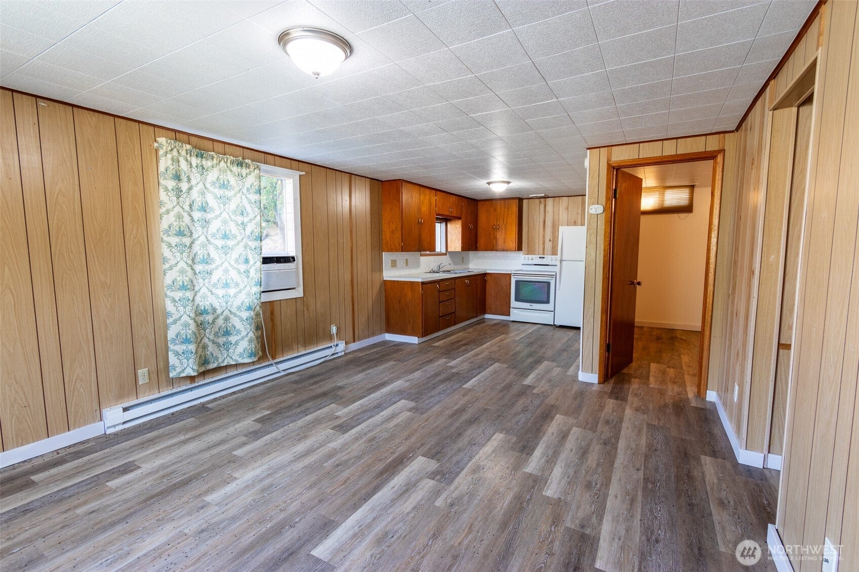 Tonasket, Washington, 98855, United States, ,Residential,For Sale,2001700