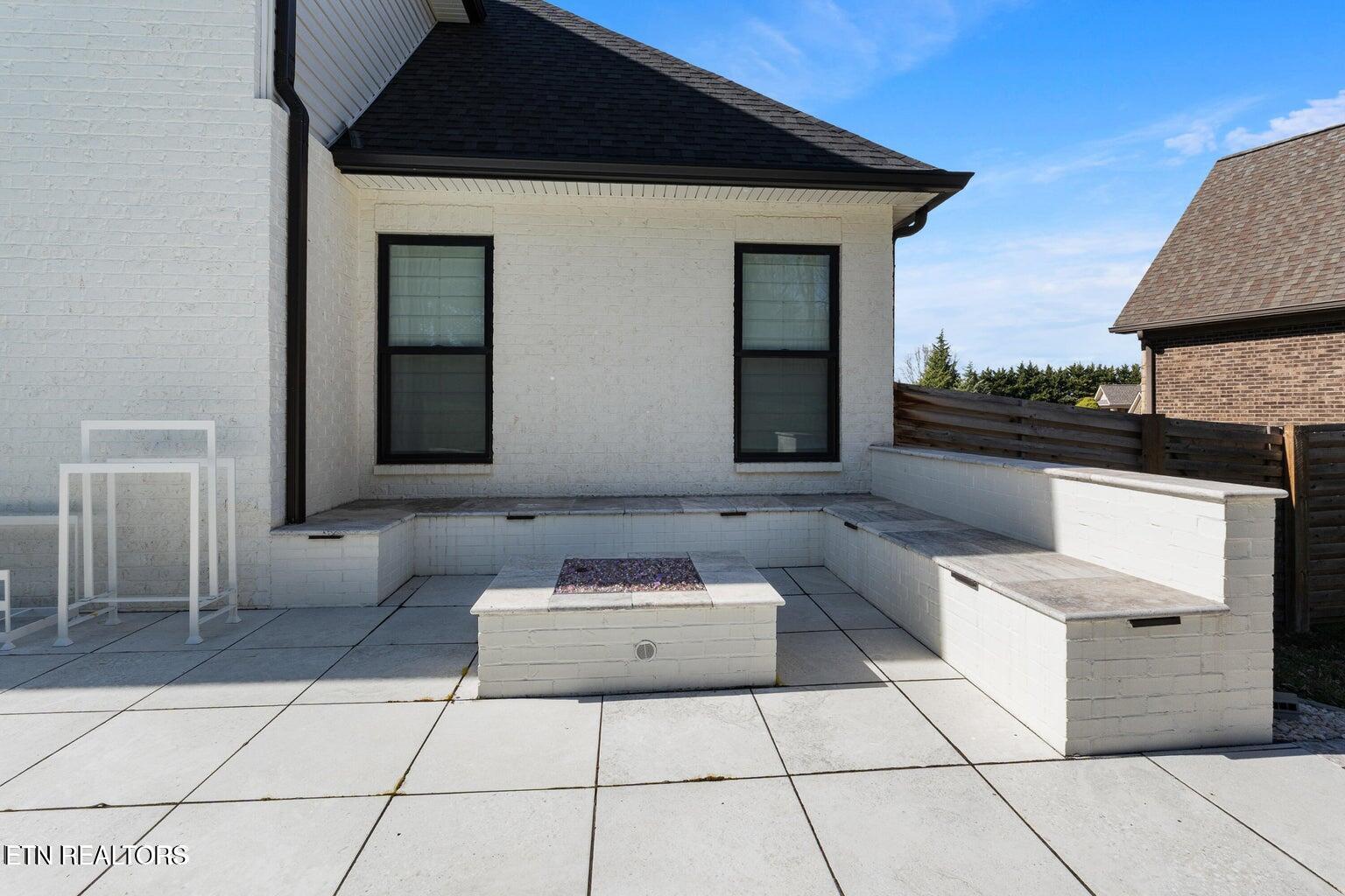 Maryville, Tennessee, 37803, United States, 4 Bedrooms Bedrooms, ,3 BathroomsBathrooms,Residential,For Sale,2003233