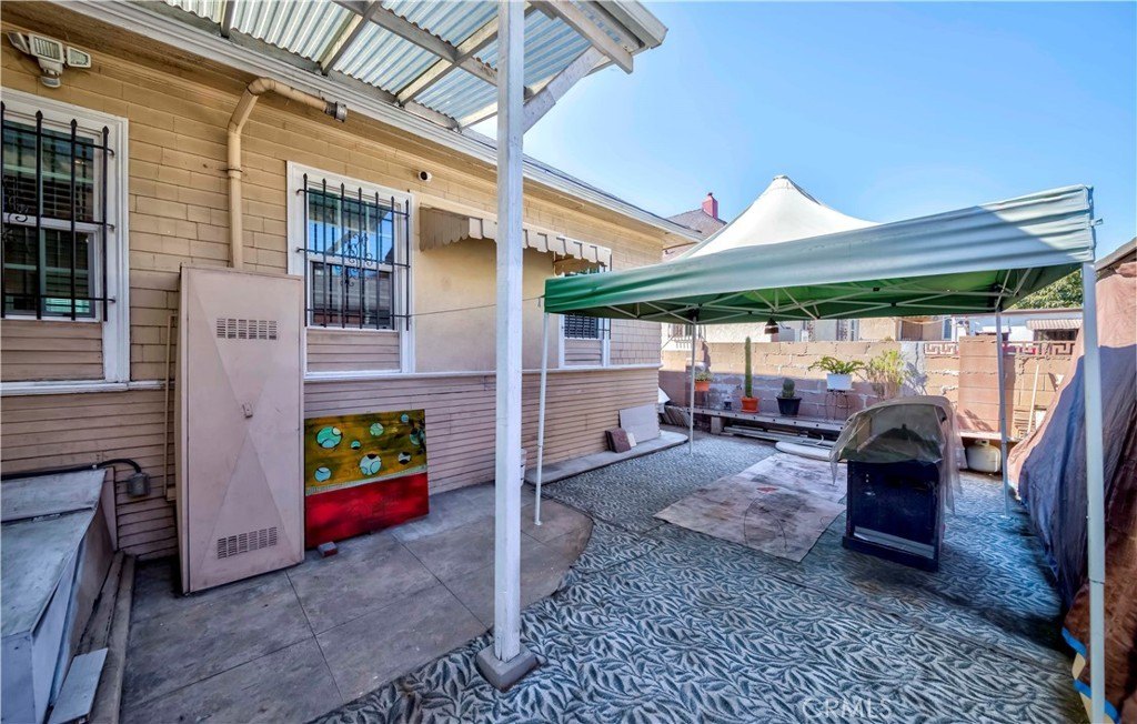 1520 S New Hampshire Avenue, Los Angeles, California, 90006, United States, 2 Bedrooms Bedrooms, ,1 BathroomBathrooms,Residential,For Sale,1520 S New Hampshire Avenue,1599966