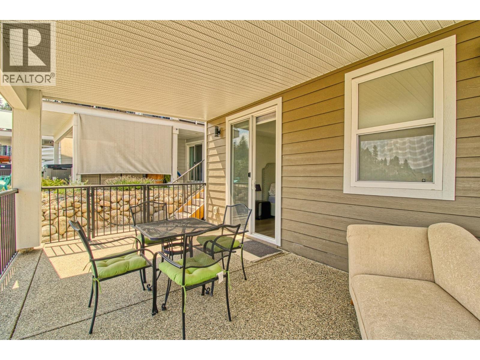 KELOWNA, British Columbia, V1Z 3R8, CA, 3 Bedrooms Bedrooms, ,2 BathroomsBathrooms,Residential,For Sale,1948634