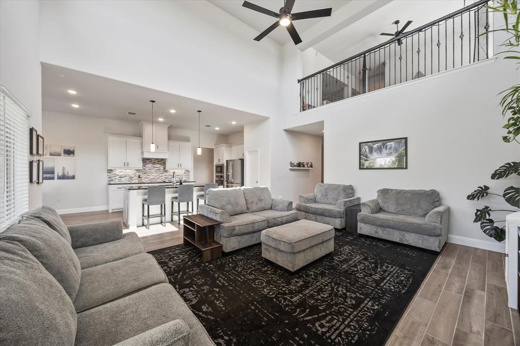 Waxahachie, Texas, 75165, United States, 5 Bedrooms Bedrooms, ,5 BathroomsBathrooms,Residential,For Sale,1828545
