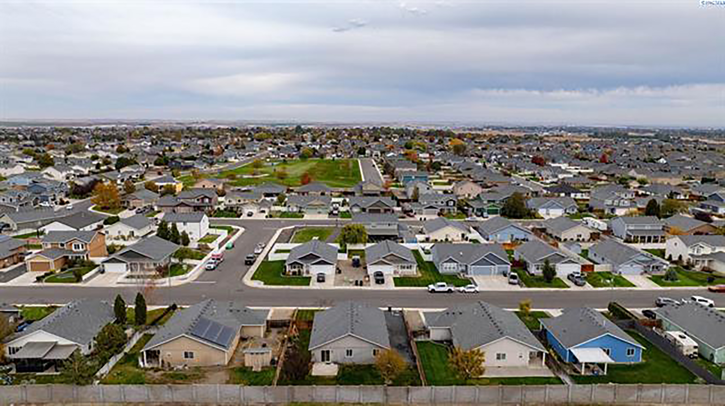  Welcome to this inviting single-story home in West Pasco - 物件實景