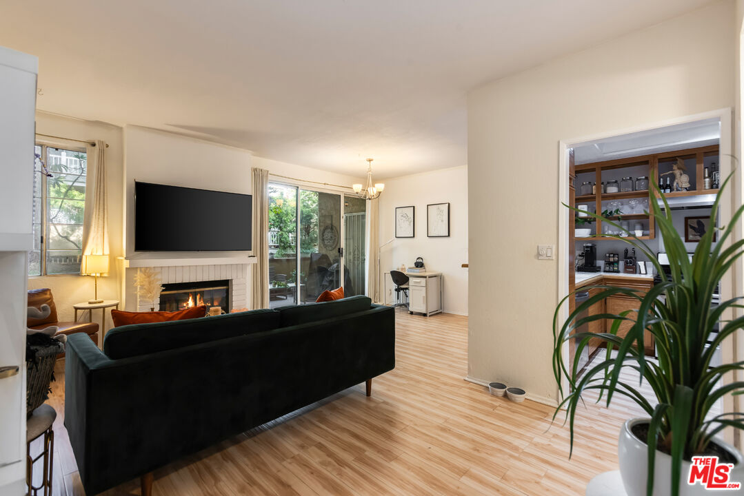 Playa Del Rey, California, 90293, United States, 1 Bedroom Bedrooms, ,1 BathroomBathrooms,Residential,For Sale,1940076