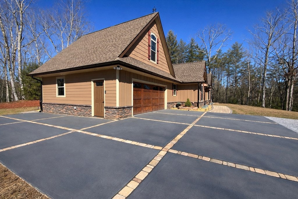 Young Harris, Georgia, 30582, United States, 3 Bedrooms Bedrooms, ,3 BathroomsBathrooms,Residential,For Sale,2013393