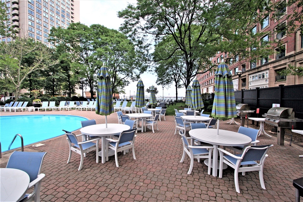 Boston, Massachusetts, 02110, United States, 1 Bedroom Bedrooms, ,2 BathroomsBathrooms,Residential,For Sale,1745090