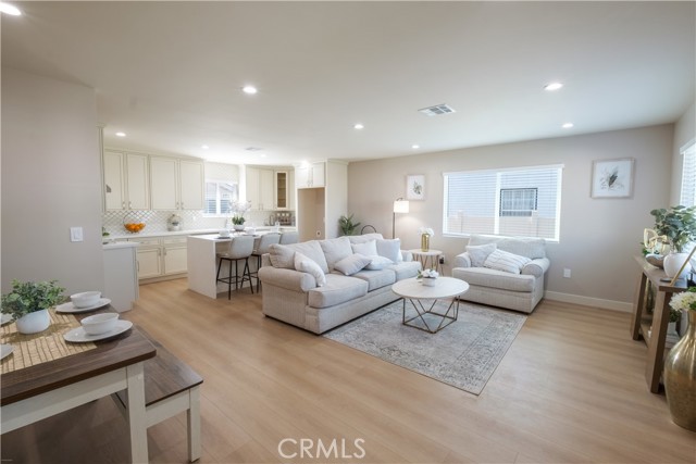 Compton, California, 90220, United States, 6 Bedrooms Bedrooms, ,5 BathroomsBathrooms,Residential,For Sale,2048011