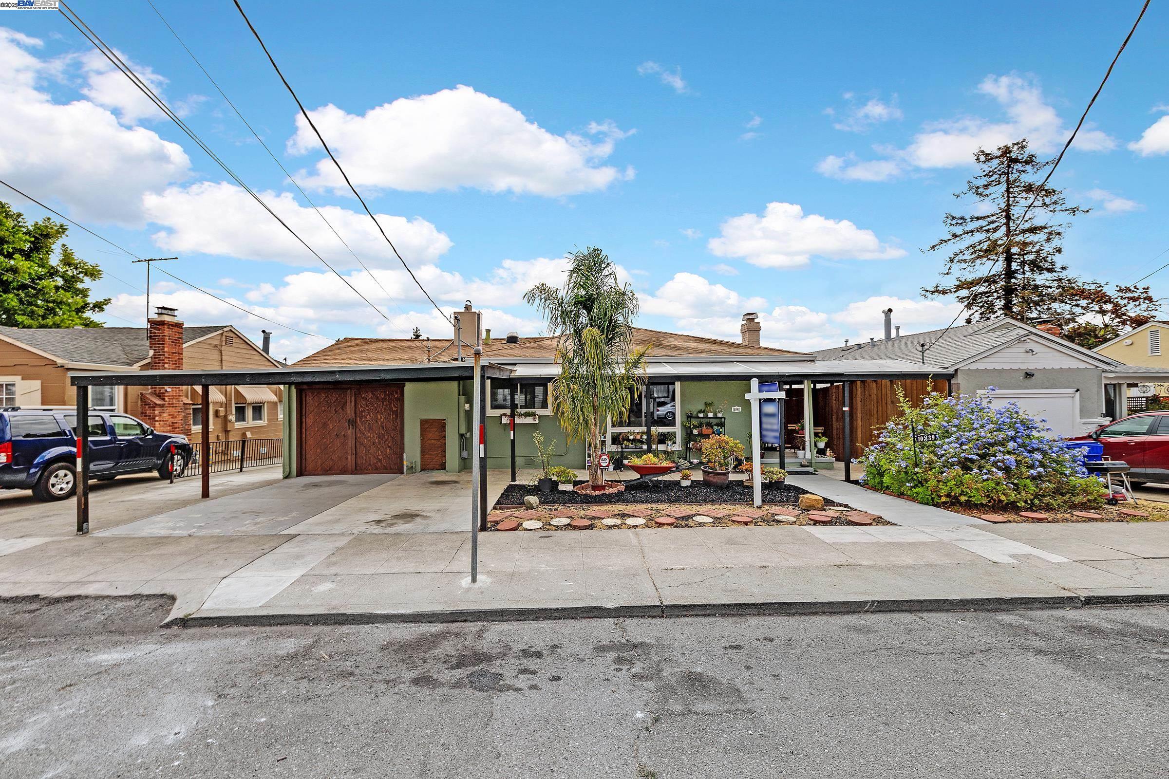 Oakland, California, 94605, United States, 4 Bedrooms Bedrooms, ,1 BathroomBathrooms,Residential,For Sale,1941828