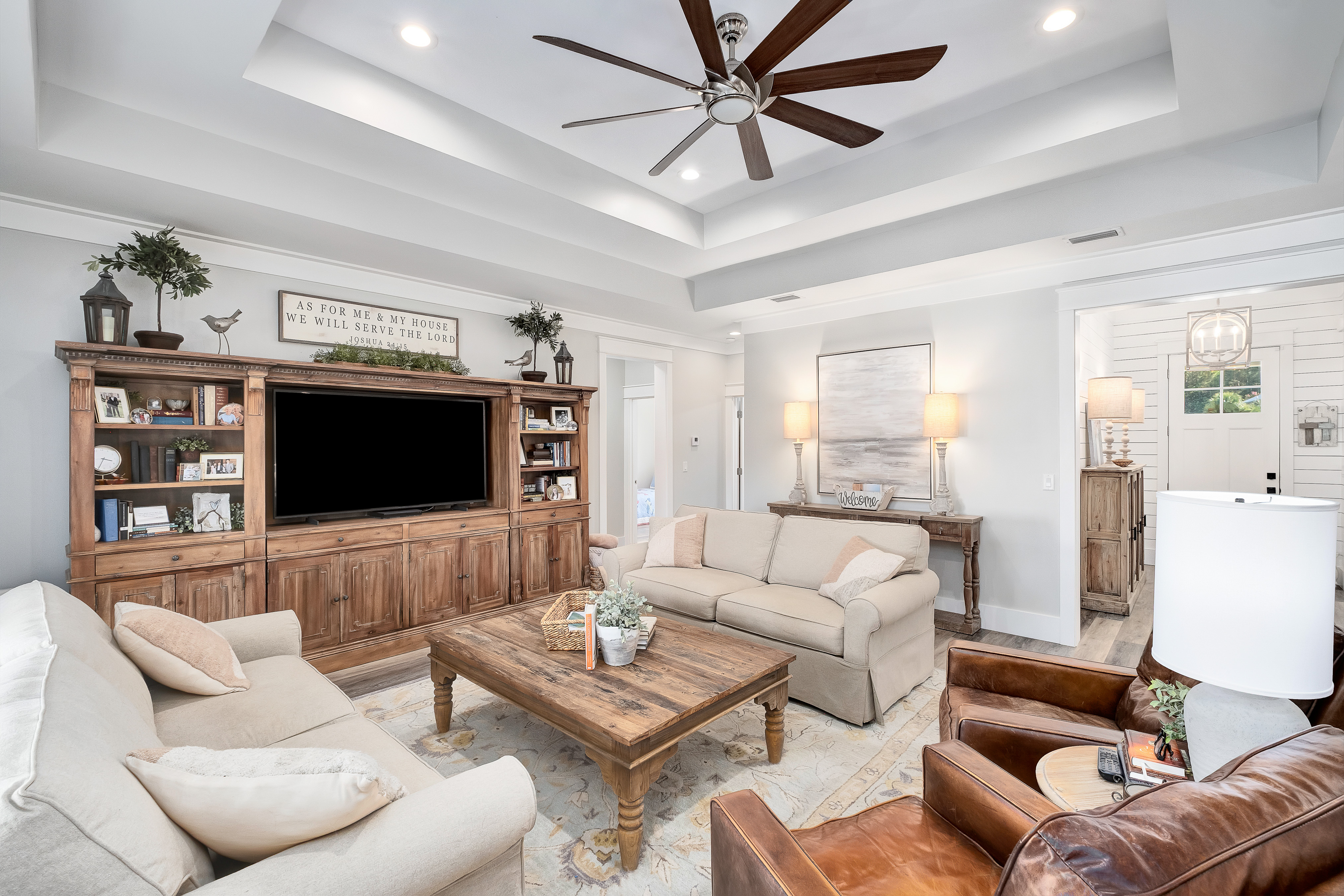  One-Level Luxury with Private Outdoor Oasis In Gated Bayfront Community - 物件實景