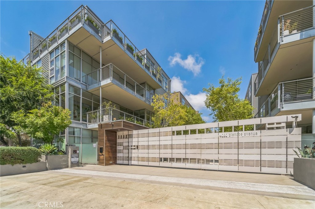 Marina del Rey, California, 90292, United States, 2 Bedrooms Bedrooms, ,1 BathroomBathrooms,Residential,For Sale,1901416