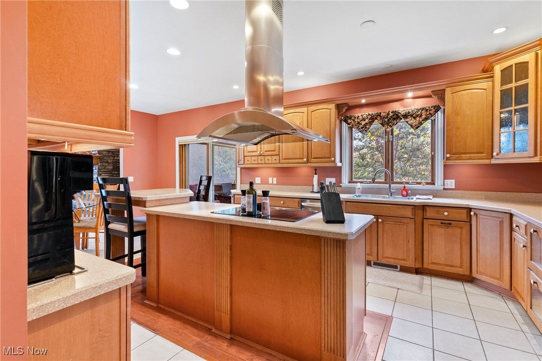 Chardon, Ohio, 44024, United States, 4 Bedrooms Bedrooms, ,5 BathroomsBathrooms,Residential,For Sale,1985731