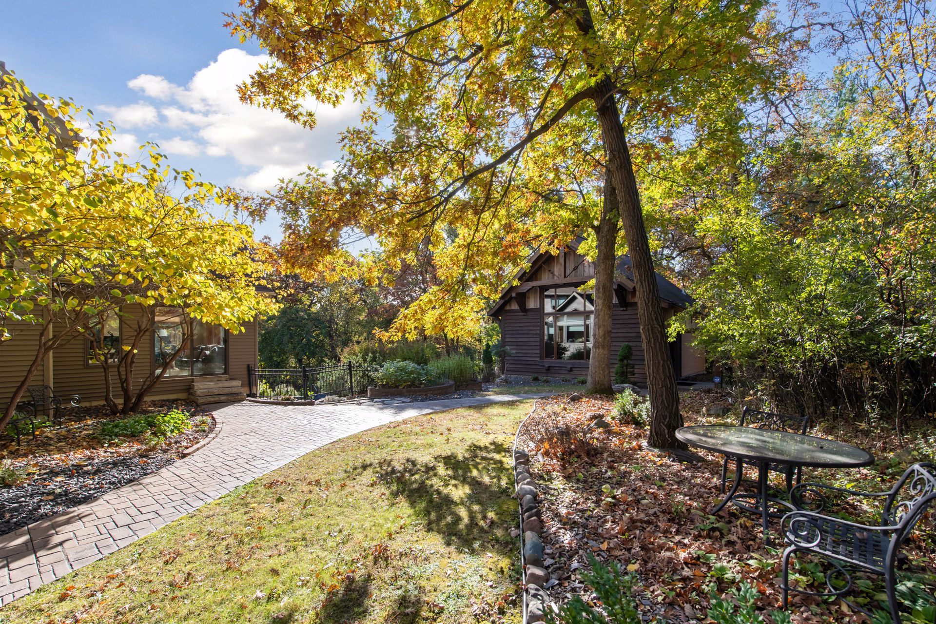  One-of-a-kind wooded retreat in Lakeville - 物件實景