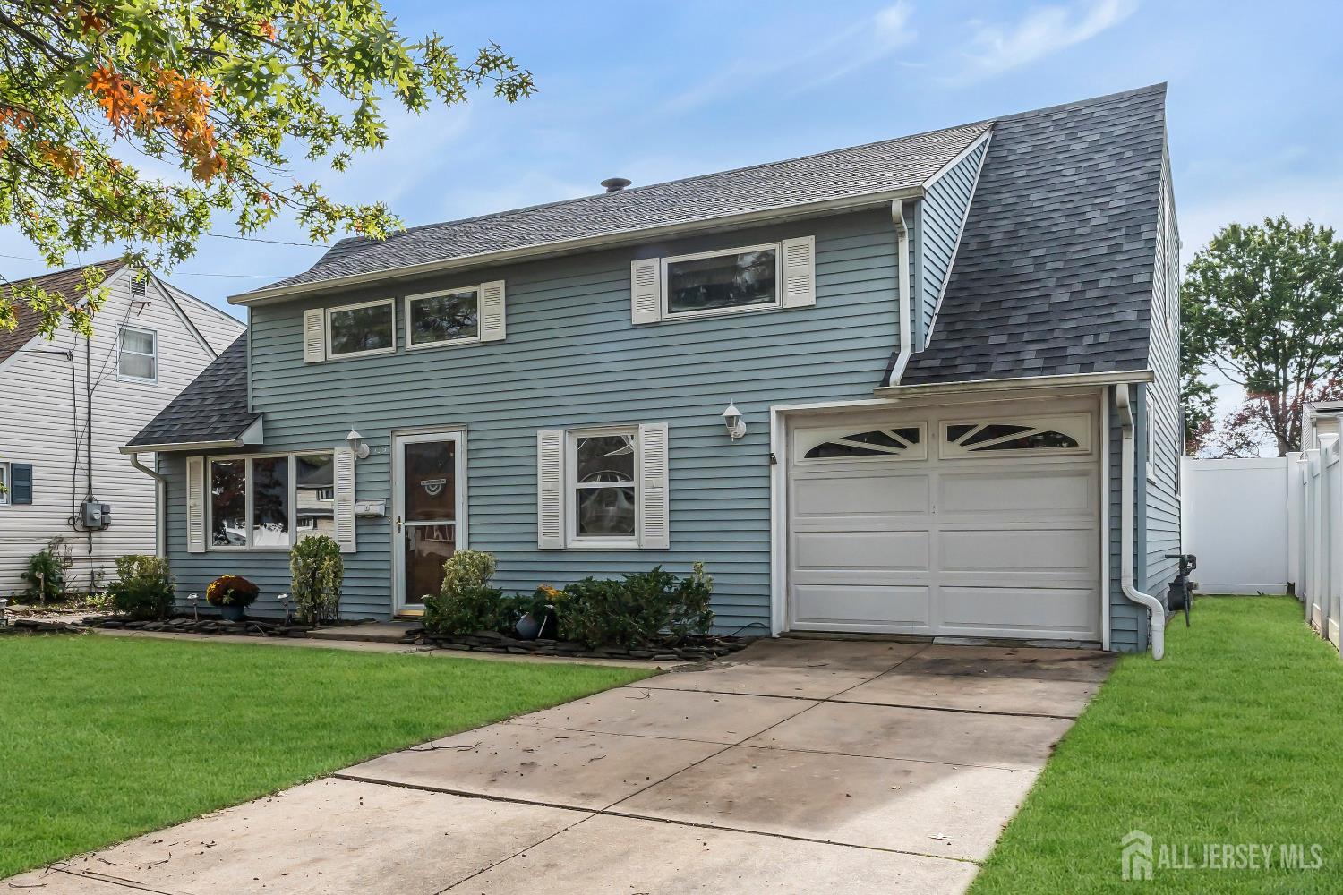 Iselin, New Jersey, 08830, United States, 3 Bedrooms Bedrooms, ,2 BathroomsBathrooms,Residential,For Sale,1966182