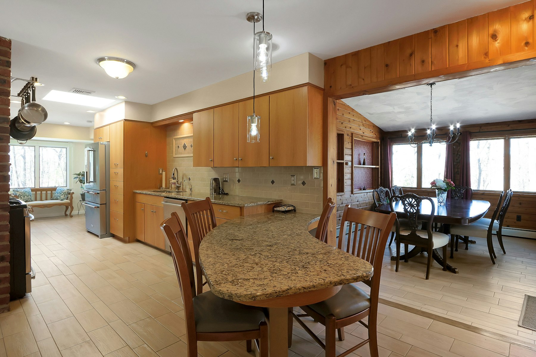  Laurel Ridge Tri-Level Contemporary - 物件實景