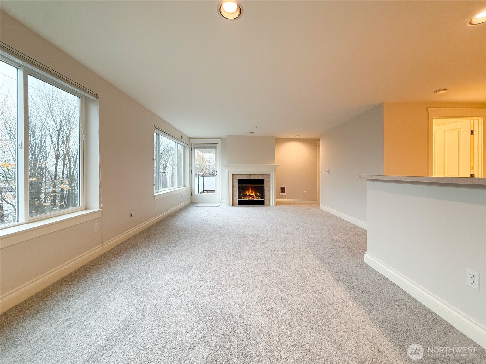 Seattle, Washington, 98199, United States, 2 Bedrooms Bedrooms, ,2 BathroomsBathrooms,Residential,For Sale,1998724