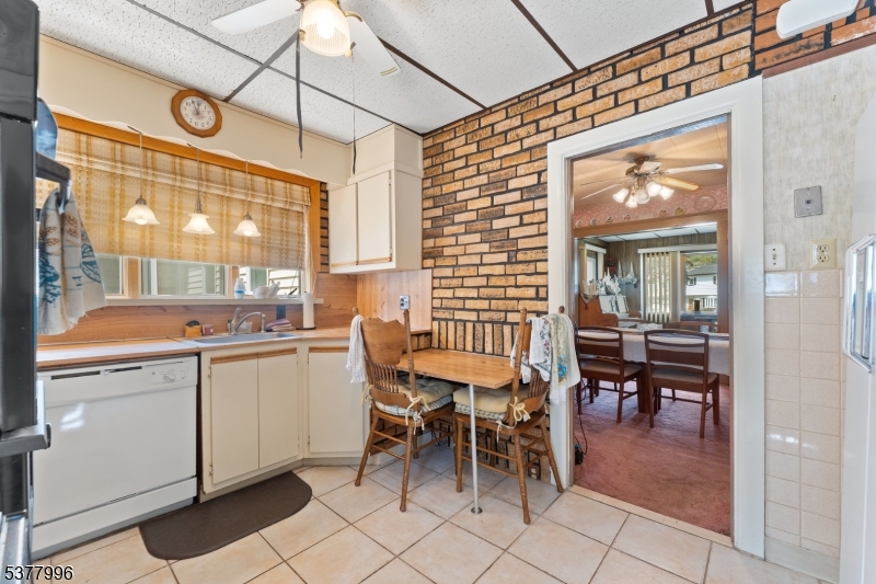 Garwood Boro, New Jersey, 07027, United States, 4 Bedrooms Bedrooms, ,2 BathroomsBathrooms,Residential,For Sale,1918141